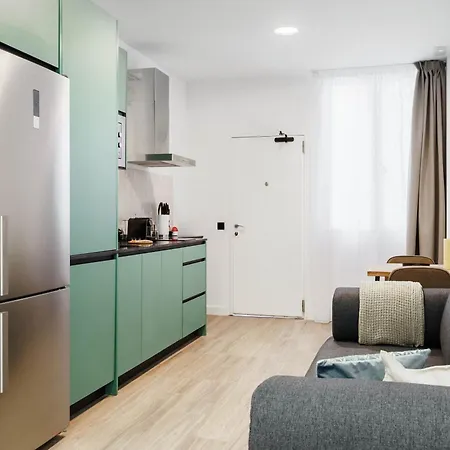Limehome Madrid Calle De Matilde Diez Exterior photo
